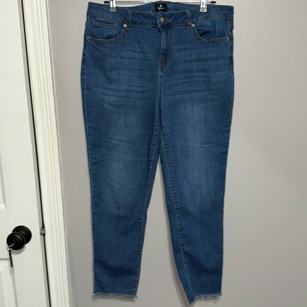 Dress Barn raw hem ankle jeans
